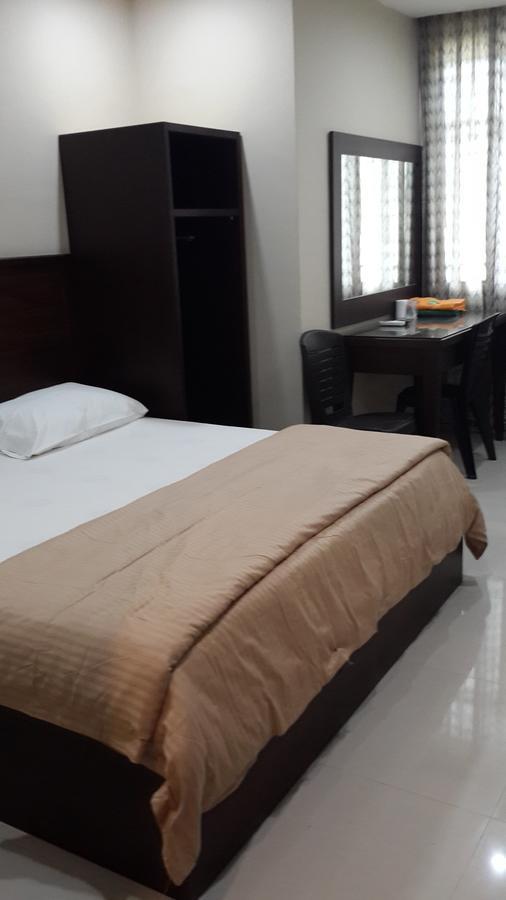 Leon Inn Jodoh Square Batam Exterior foto